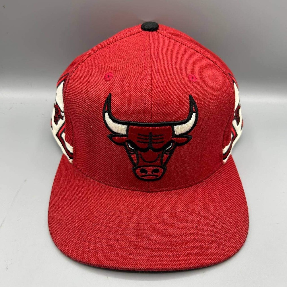 Chicago Bulls NBA Hat Men Red Game Day Jordan Mitchell & Ness Snap Back Cap